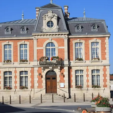 Au Gue De La Vesle Bed & Breakfast