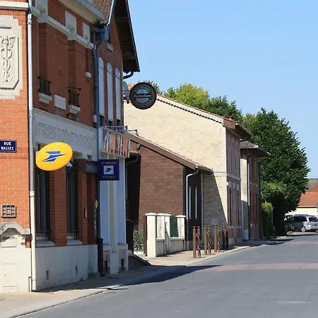 Au Gue De La Vesle Bed & Breakfast