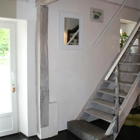 Au Gue De La Vesle Bed & Breakfast 3*