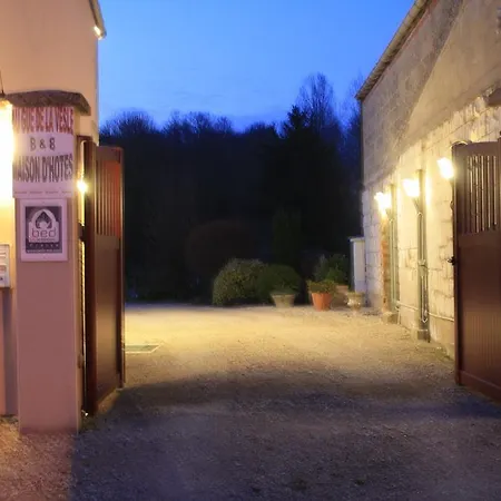 Au Gue De La Vesle Courtisols