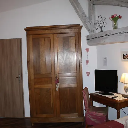 Au Gue De La Vesle Bed & Breakfast 3*
